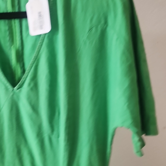Chic Green V-Neck Mini Dress - Picture 4 of 5